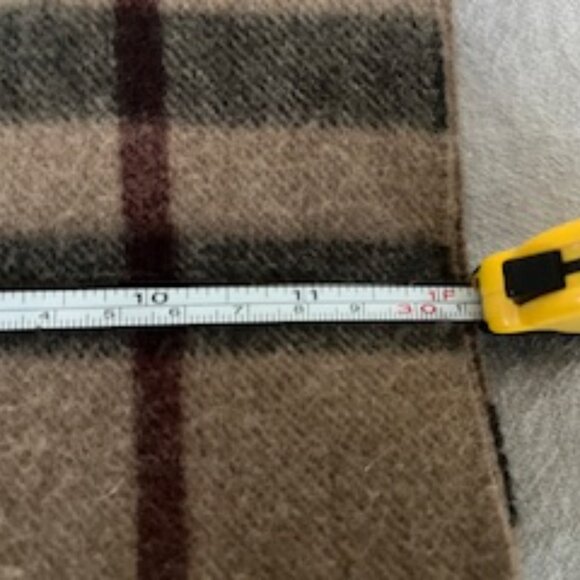 Burberry 100% Cashmere Scarf • Classic Check Camel - Picture 3 of 5